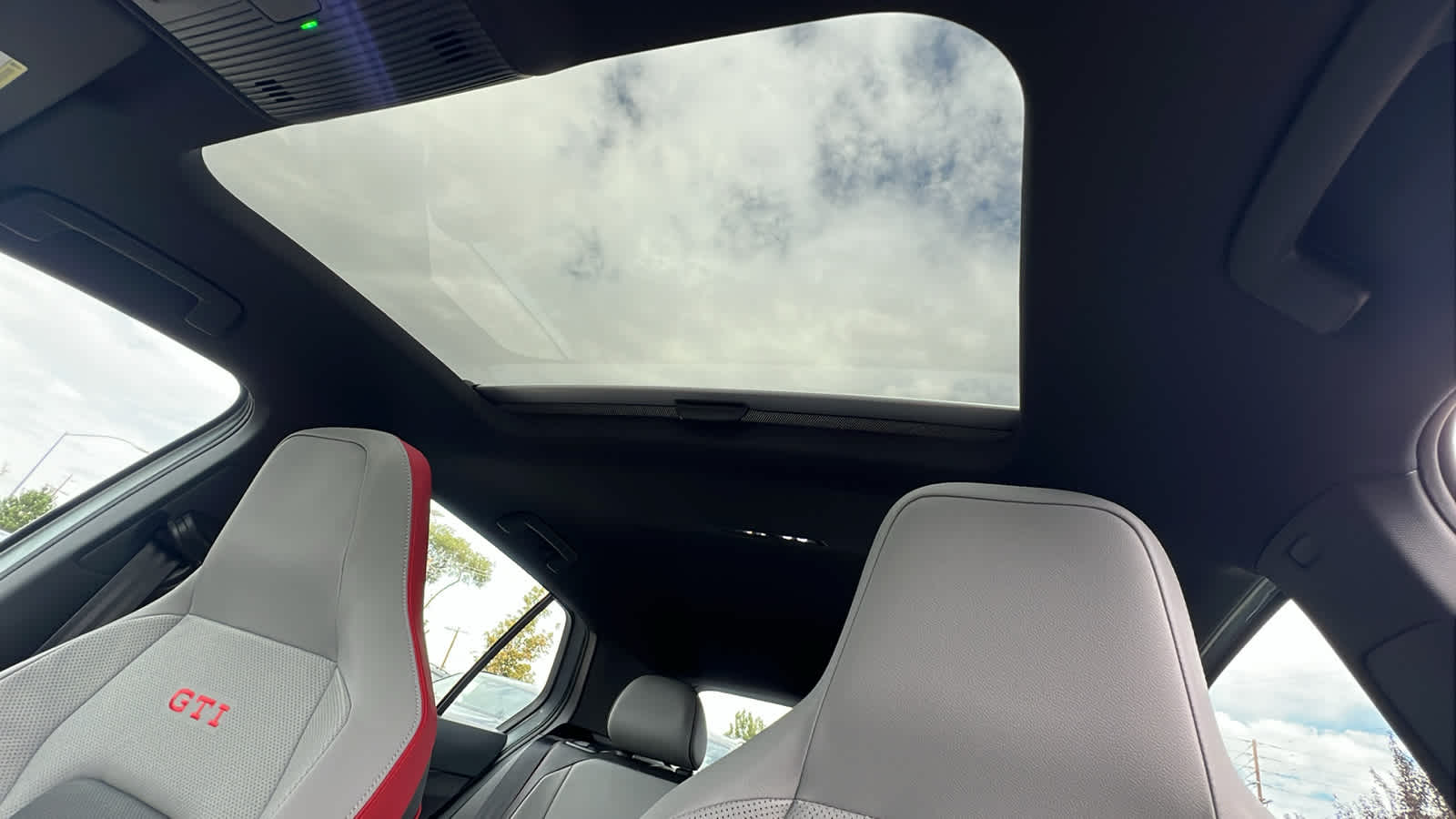 Thumbnail: 2025 Volkswagen Golf - 31