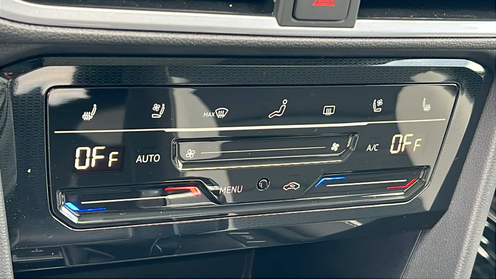 Thumbnail: 2025 Volkswagen Taos - 14