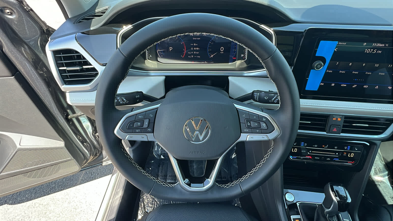 Thumbnail: 2025 Volkswagen Taos - 18