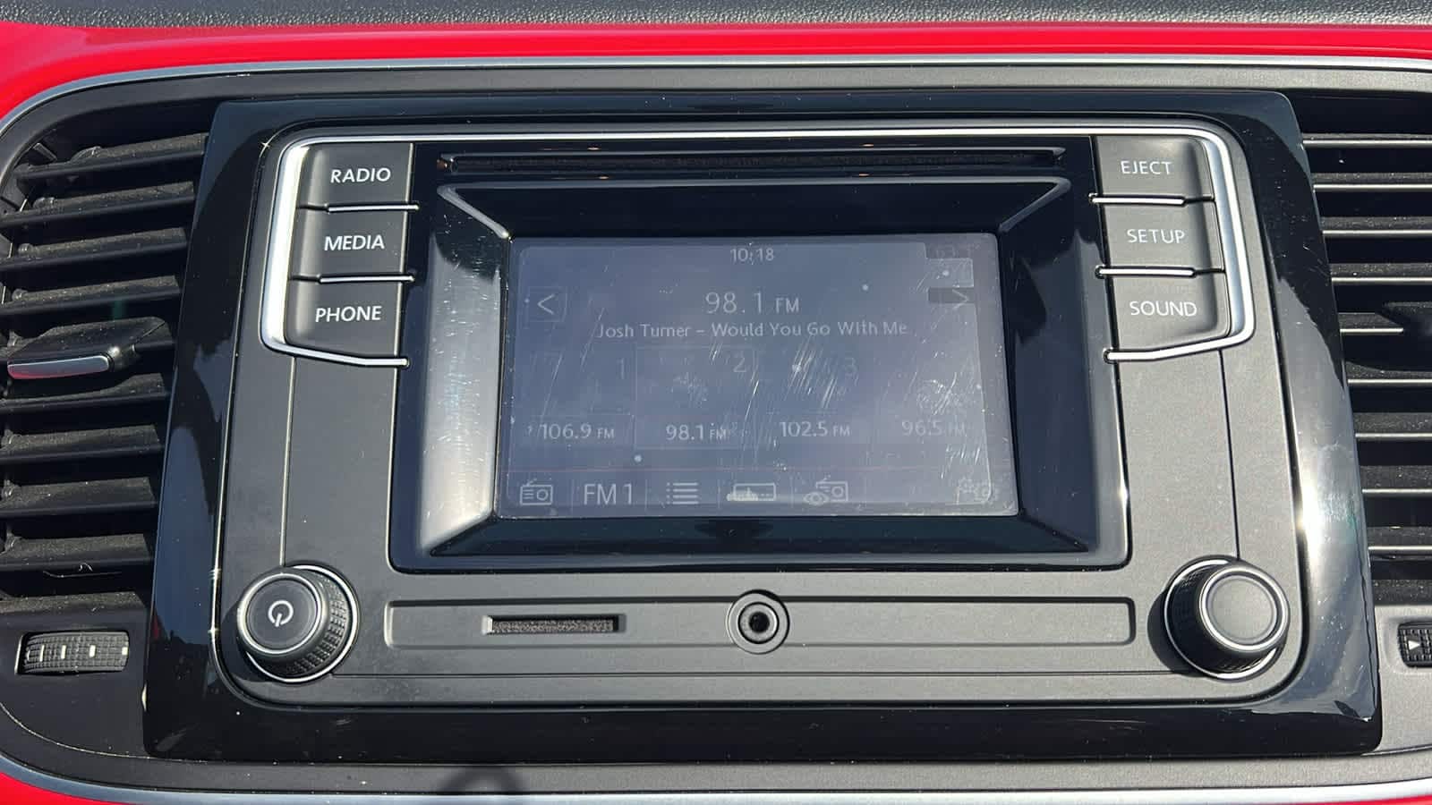 Thumbnail: 2019 Volkswagen Beetle - 15