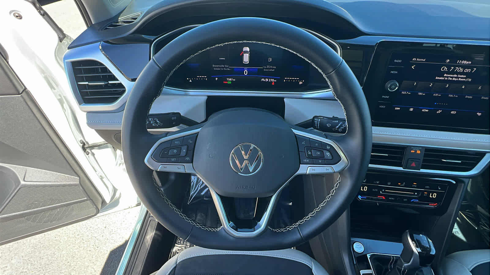 Thumbnail: 2025 Volkswagen Taos - 18