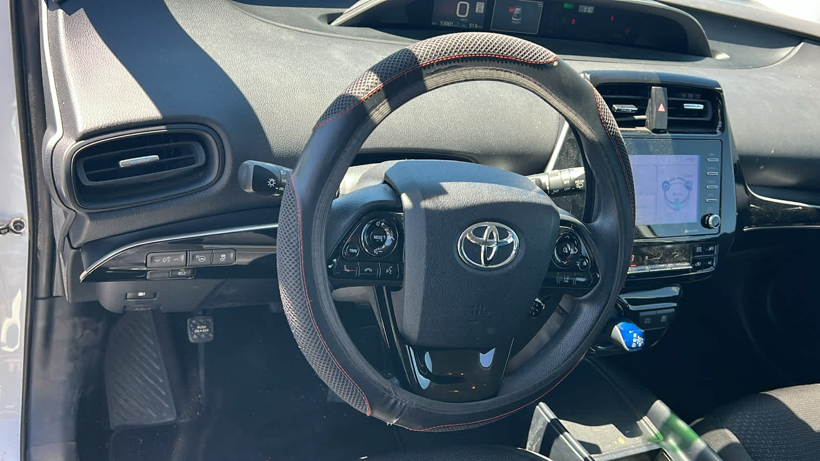 Thumbnail: 2022 Toyota Prius - 10