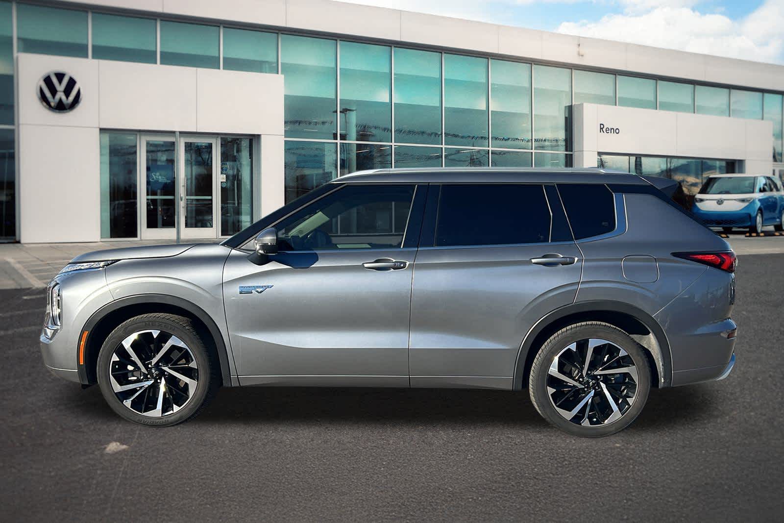 Thumbnail: 2023 Mitsubishi Outlander - 8