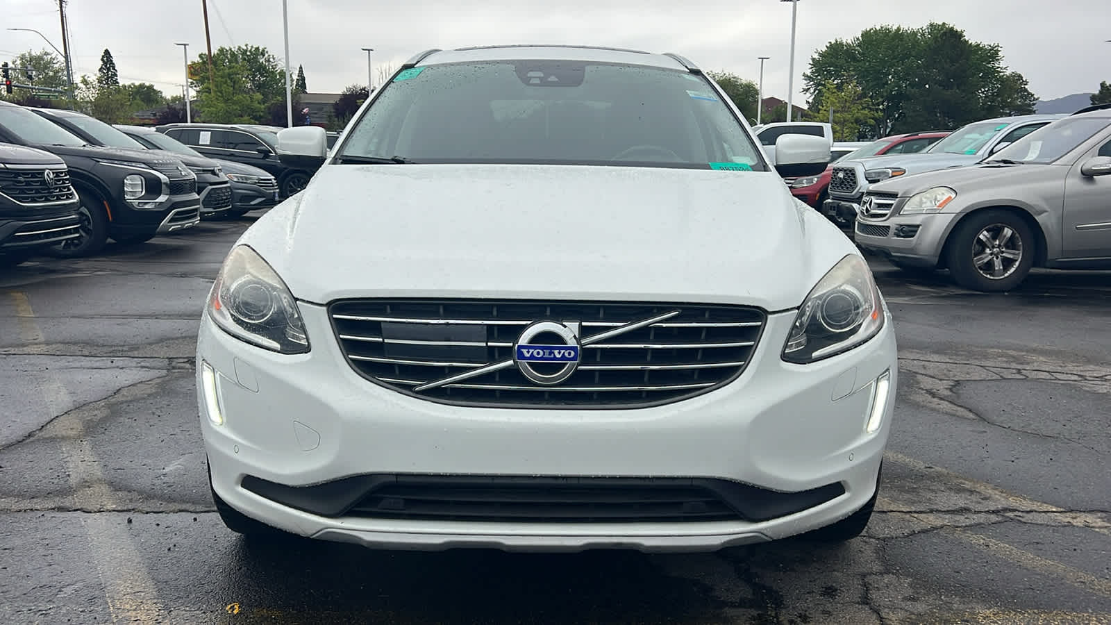 Thumbnail: 2016 Volvo XC60 - 2