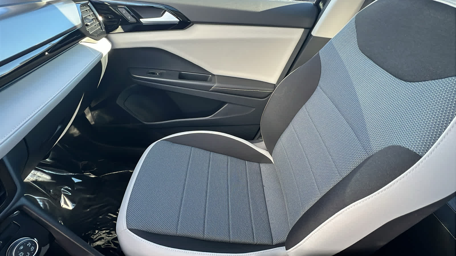 Thumbnail: 2026 Volkswagen Taos - 12