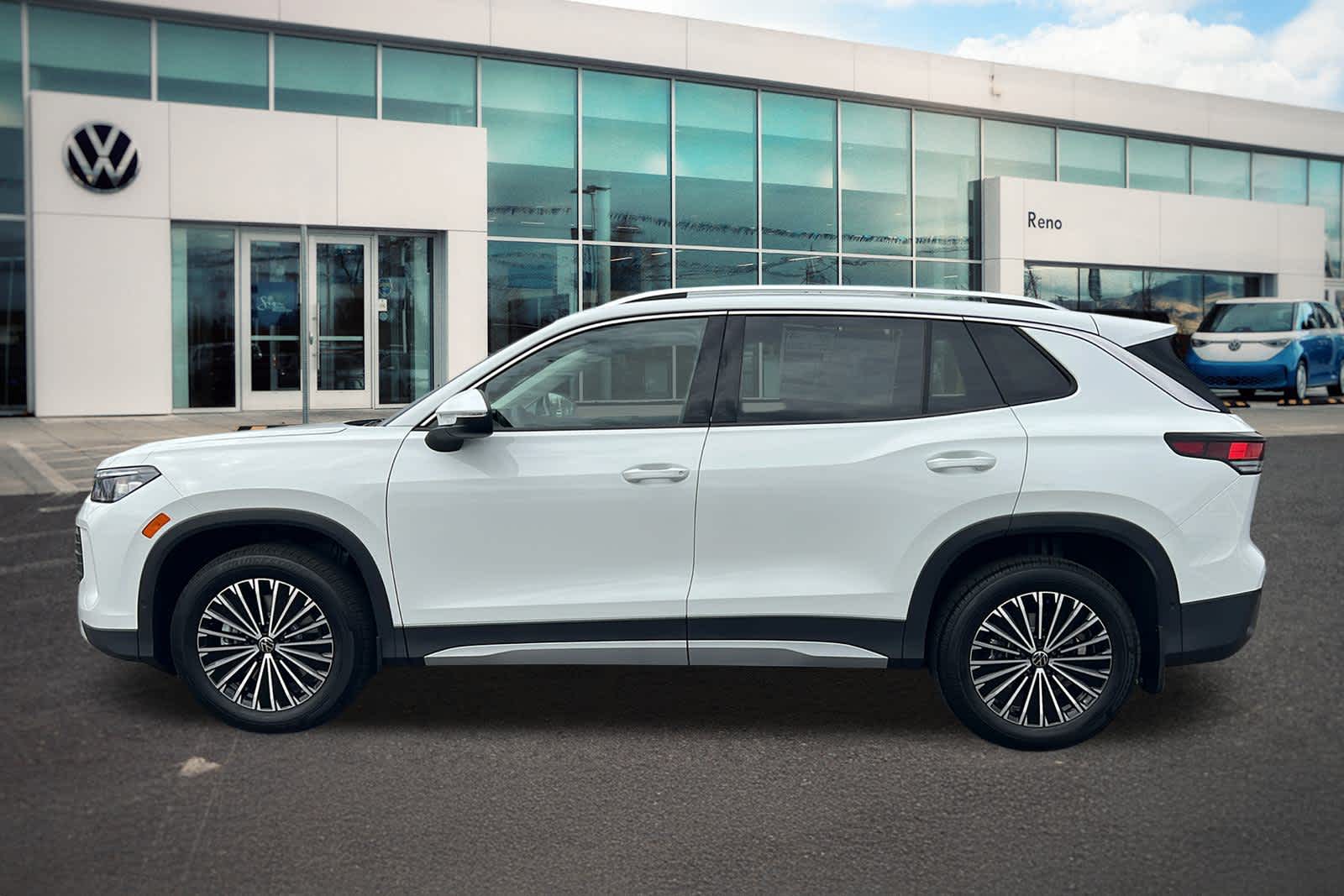 Thumbnail: 2025 Volkswagen Tiguan - 8