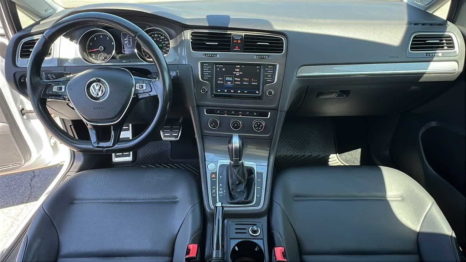 Thumbnail: 2017 Volkswagen Golf - 26