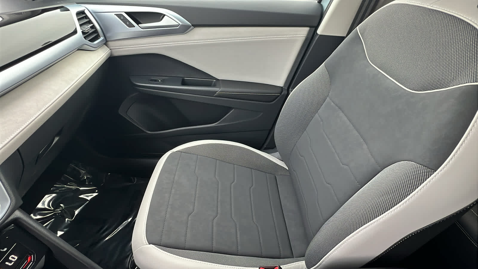 Thumbnail: 2026 Volkswagen Taos - 12