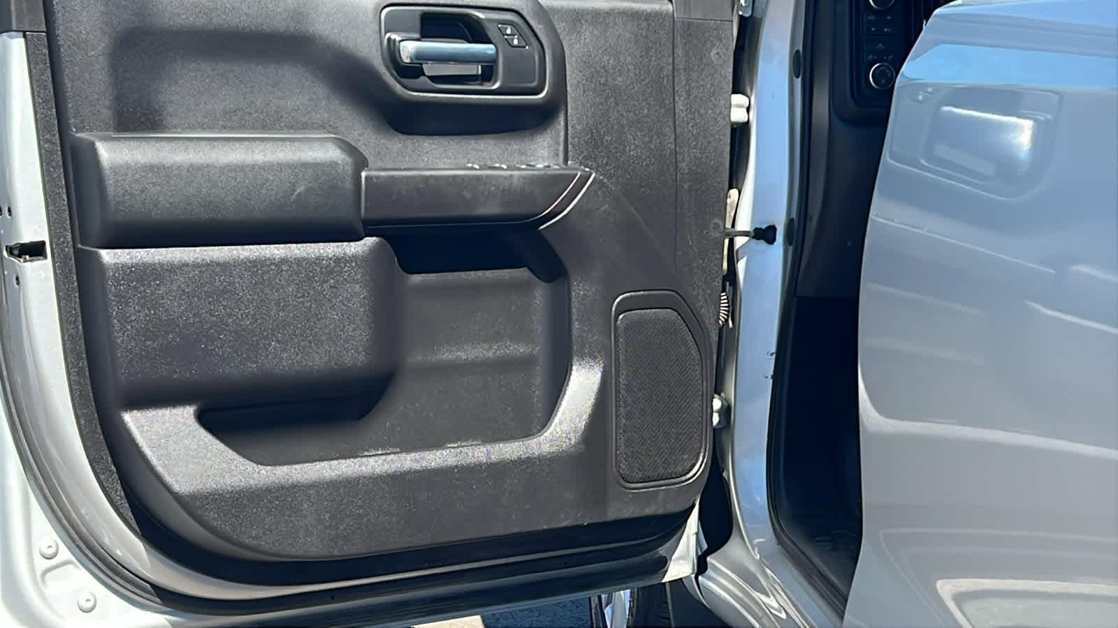 Thumbnail: 2020 Chevrolet Silverado 1500 - 23