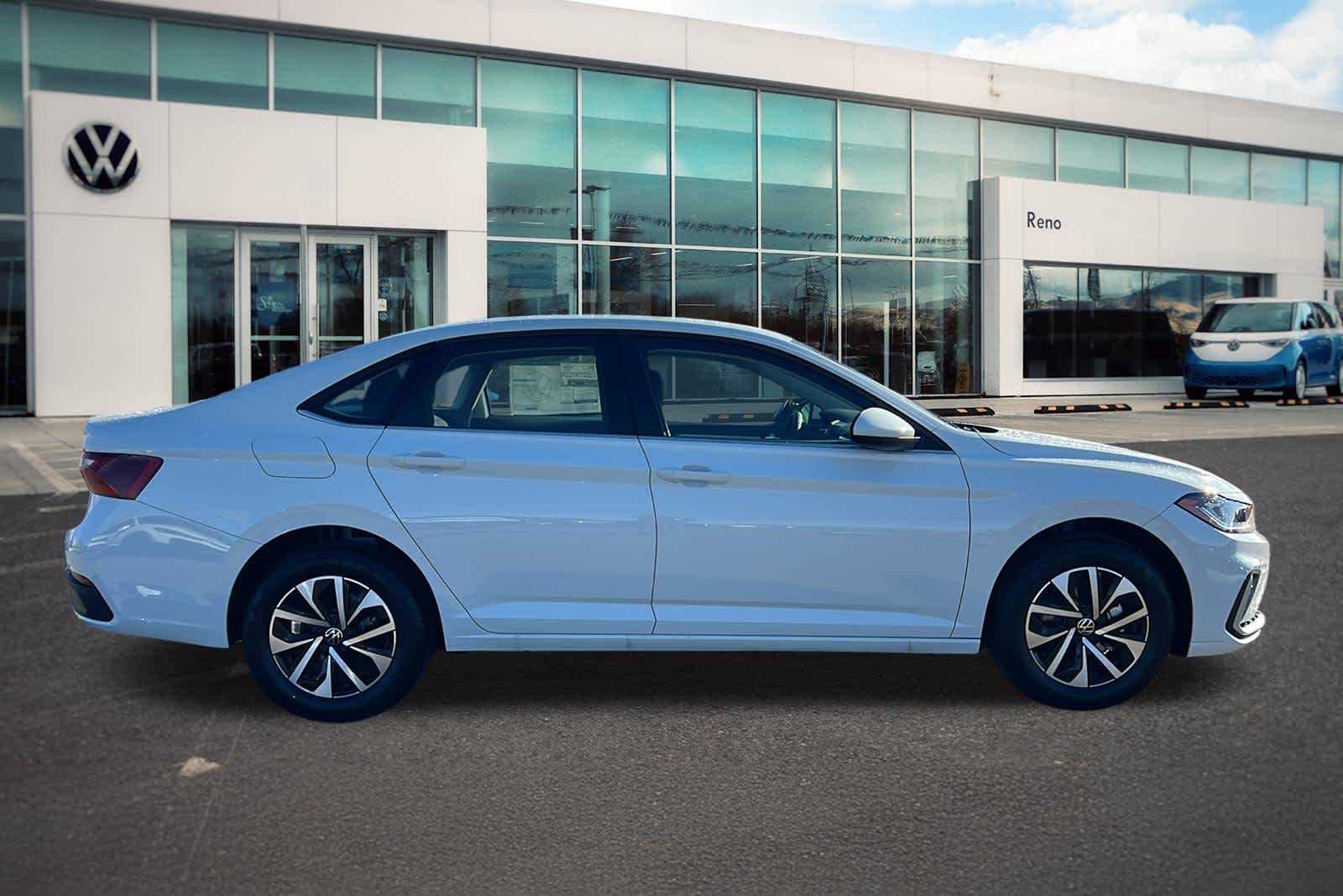 Thumbnail: 2026 Volkswagen Jetta - 4