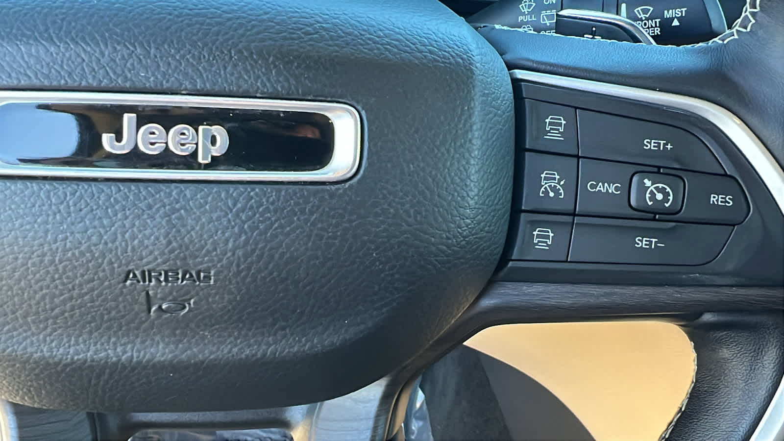 Thumbnail: 2022 Jeep Grand Cherokee - 20