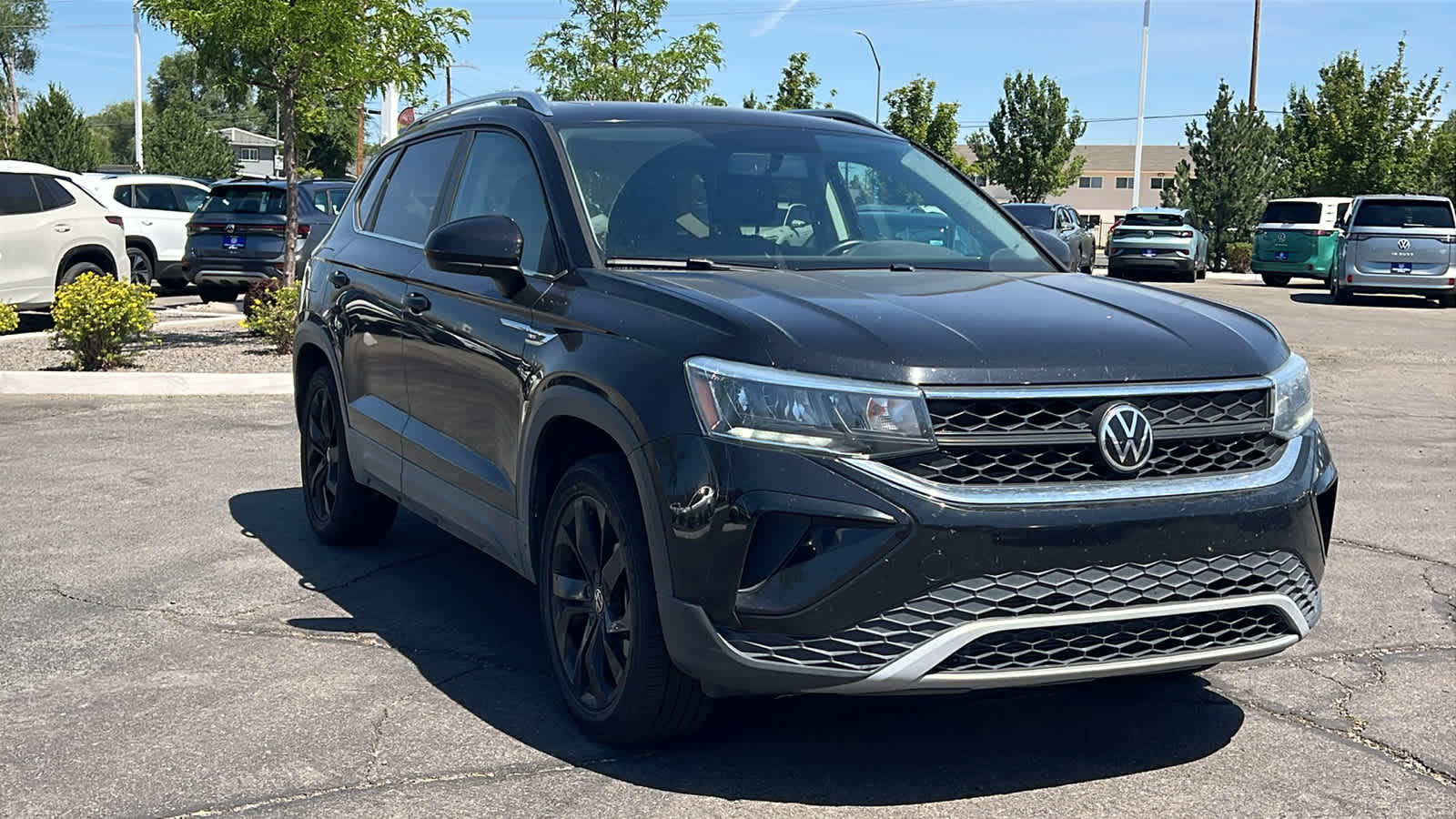 Thumbnail: 2022 Volkswagen Taos - 3