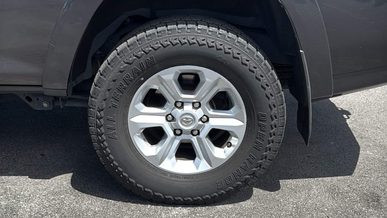 Thumbnail: 2018 Toyota 4Runner - 9