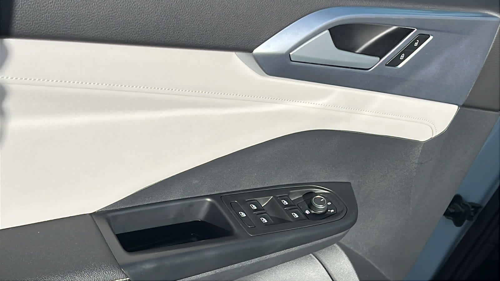 Thumbnail: 2025 Volkswagen Taos - 22