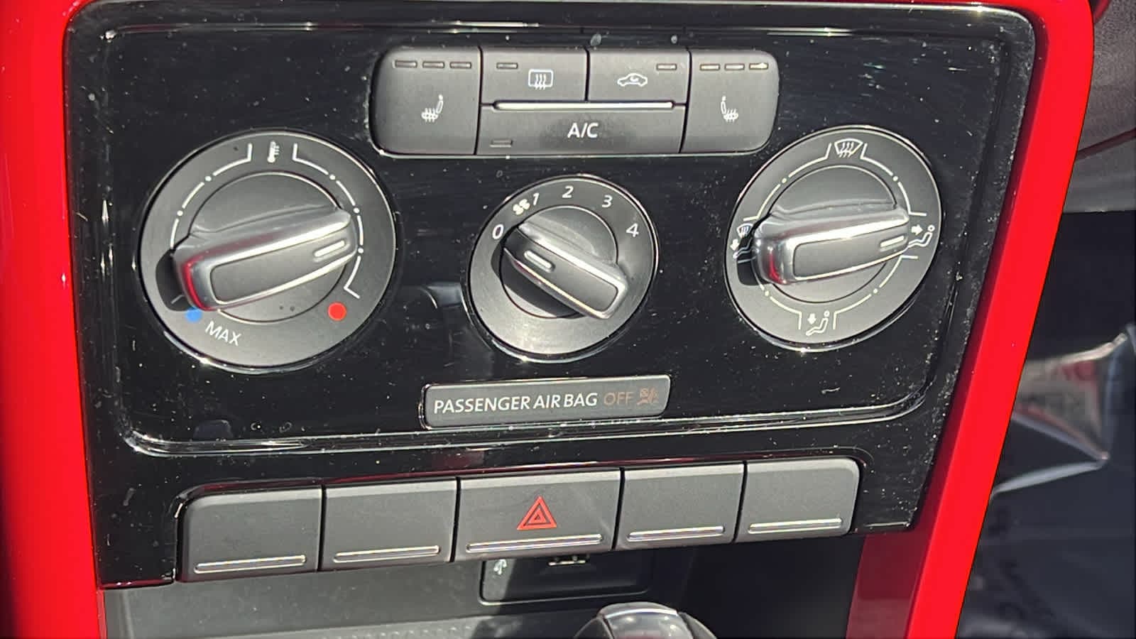 Thumbnail: 2019 Volkswagen Beetle - 14