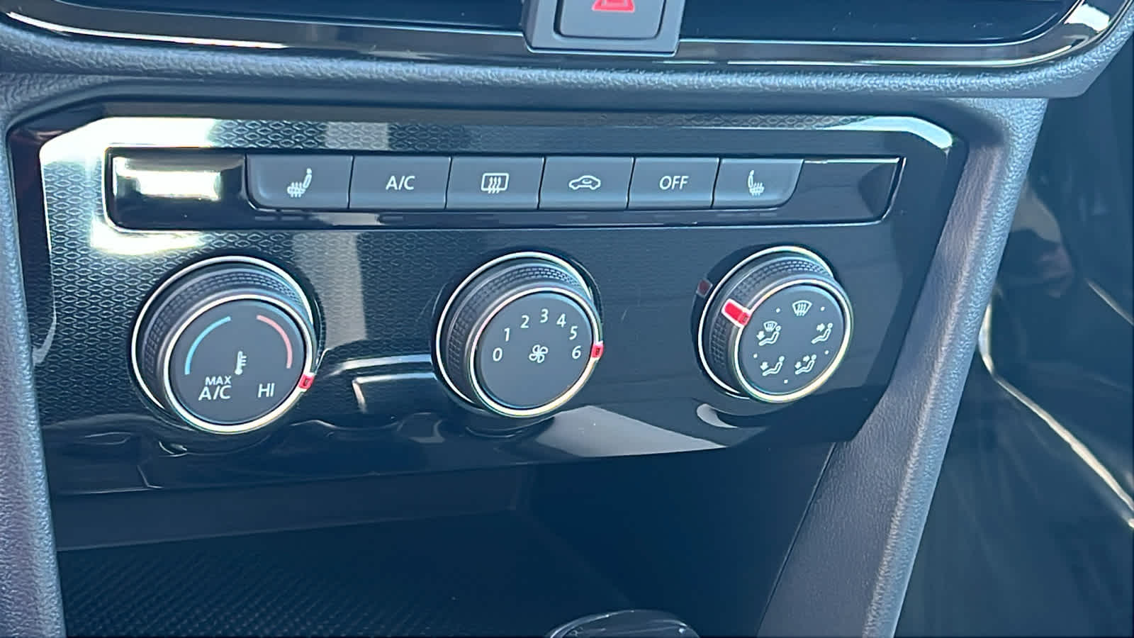 Thumbnail: 2026 Volkswagen Taos - 14