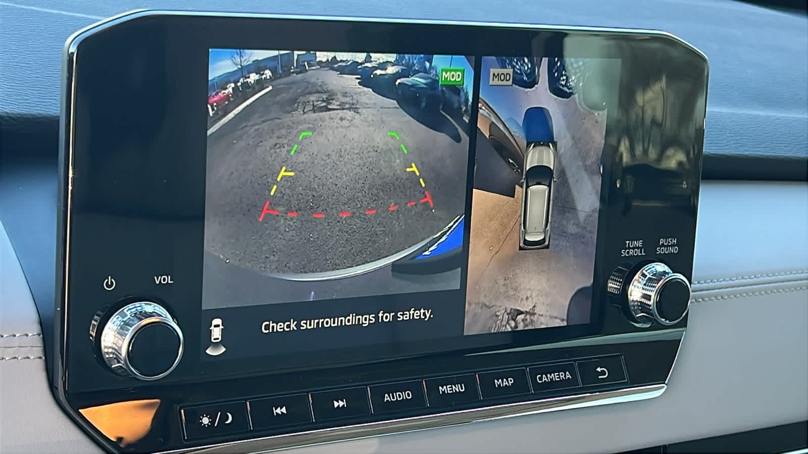 Thumbnail: 2023 Mitsubishi Outlander - 16