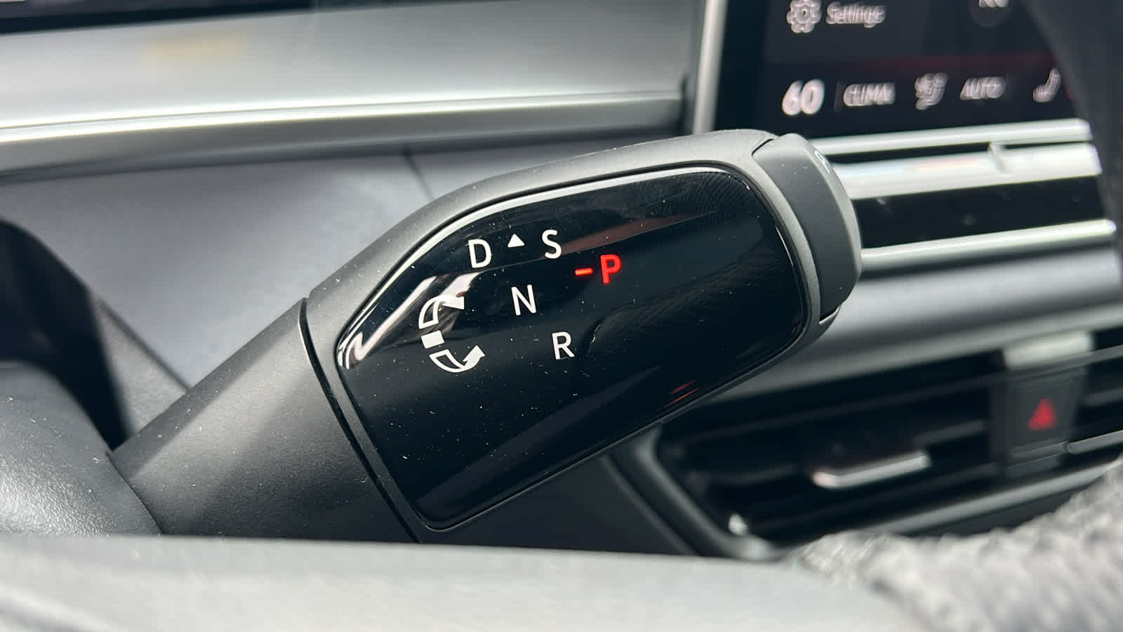 Thumbnail: 2026 Volkswagen Tiguan - 13