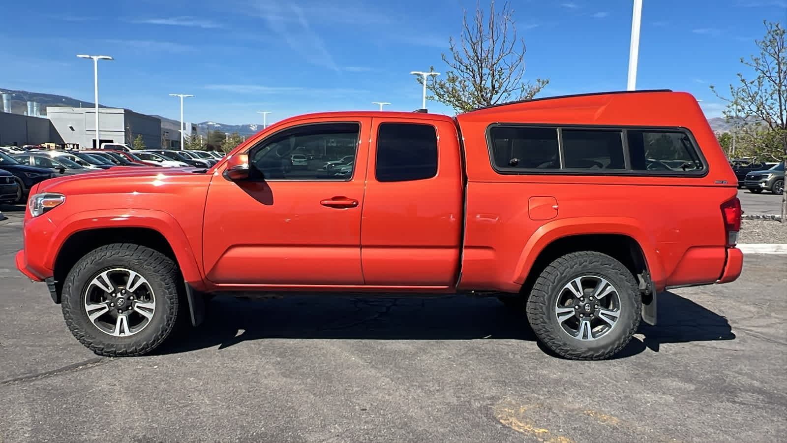 Thumbnail: 2016 Toyota Tacoma - 8