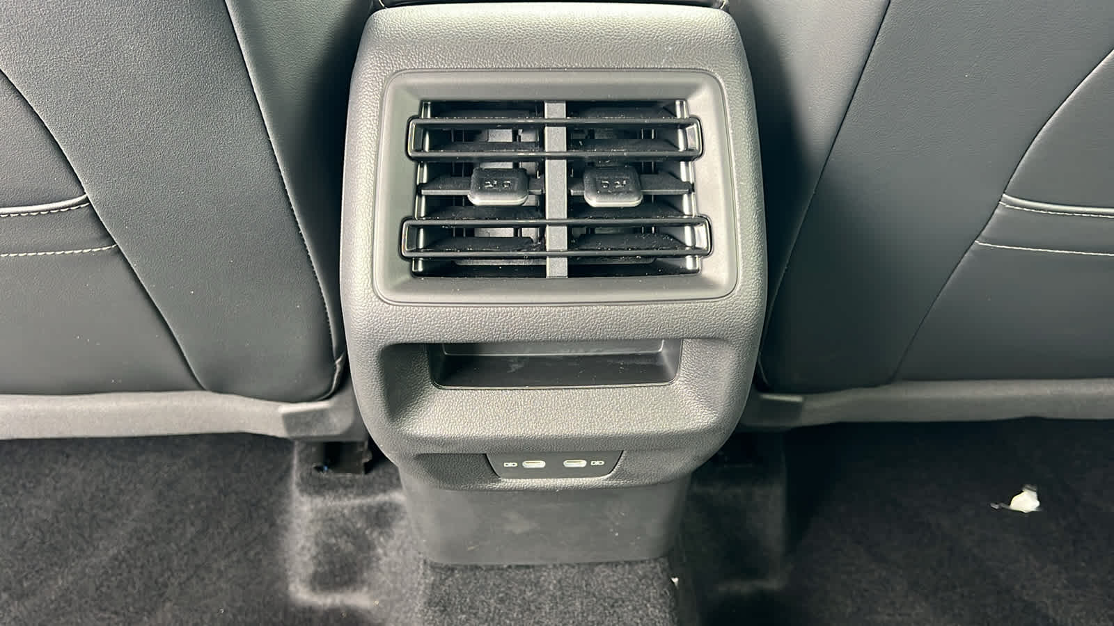 Thumbnail: 2025 Volkswagen Tiguan - 25