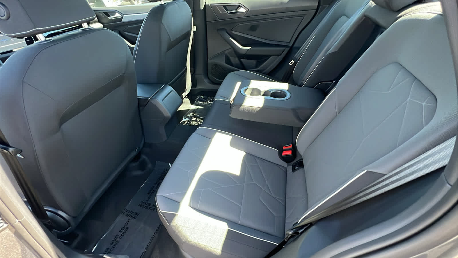 Thumbnail: 2025 Volkswagen Jetta - 24