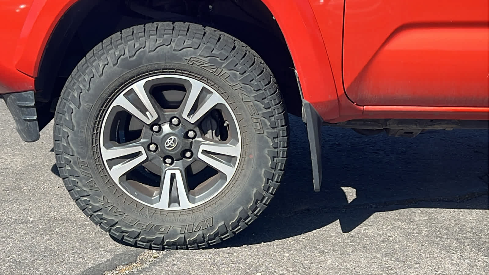 Thumbnail: 2016 Toyota Tacoma - 9