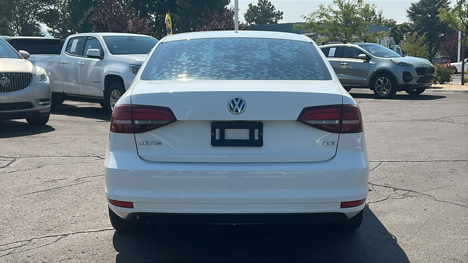 Thumbnail: 2017 Volkswagen Jetta - 6