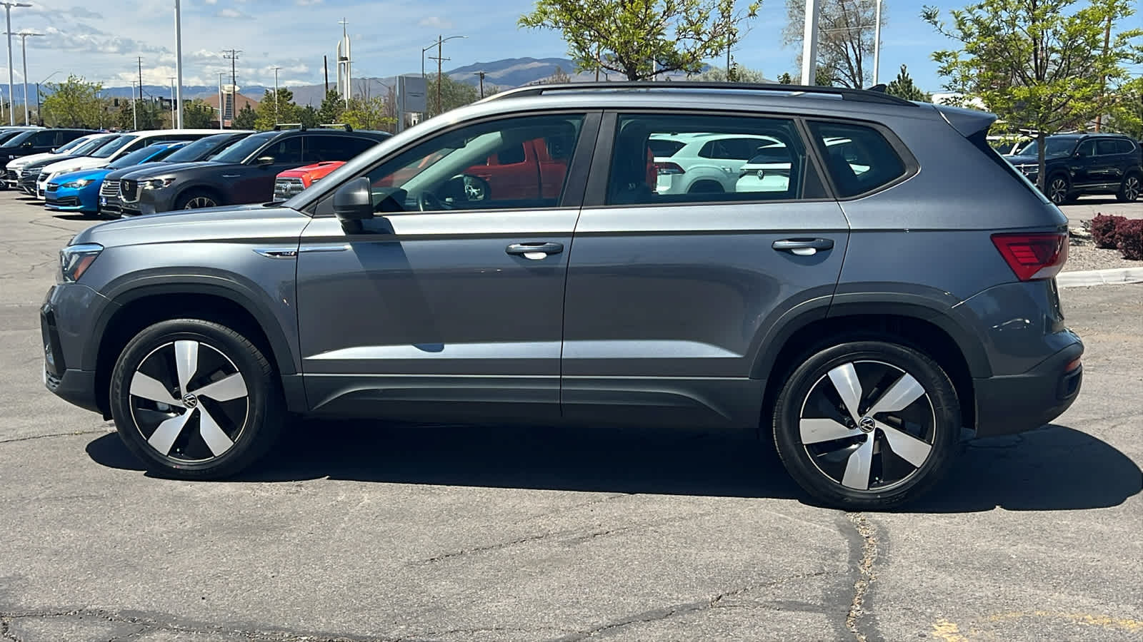 Thumbnail: 2024 Volkswagen Taos - 8