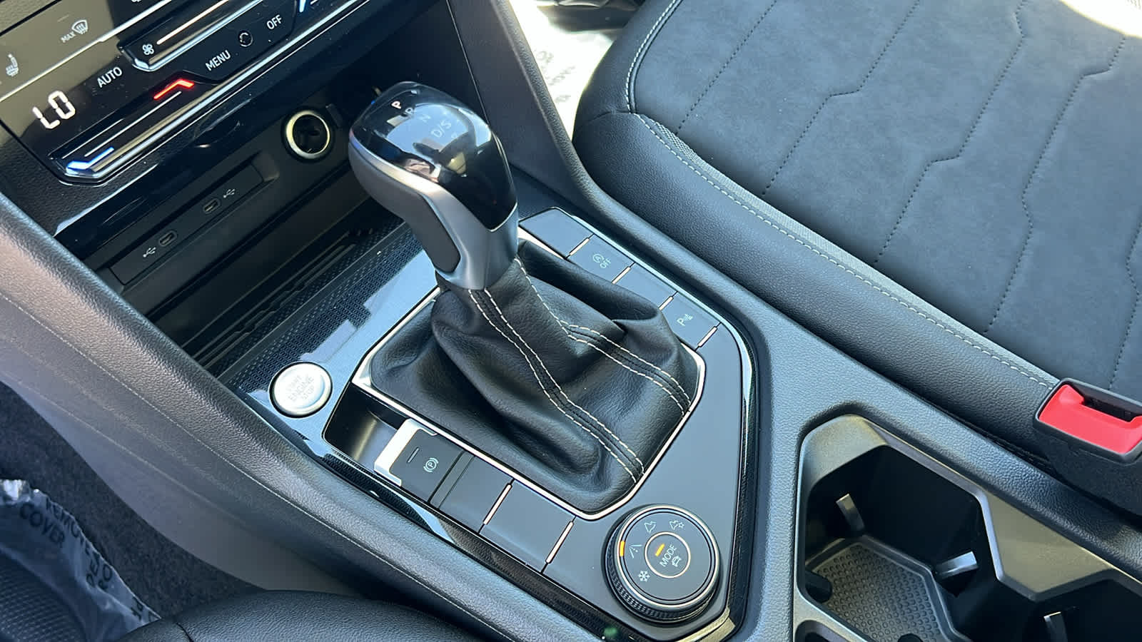 Thumbnail: 2025 Volkswagen Taos - 13