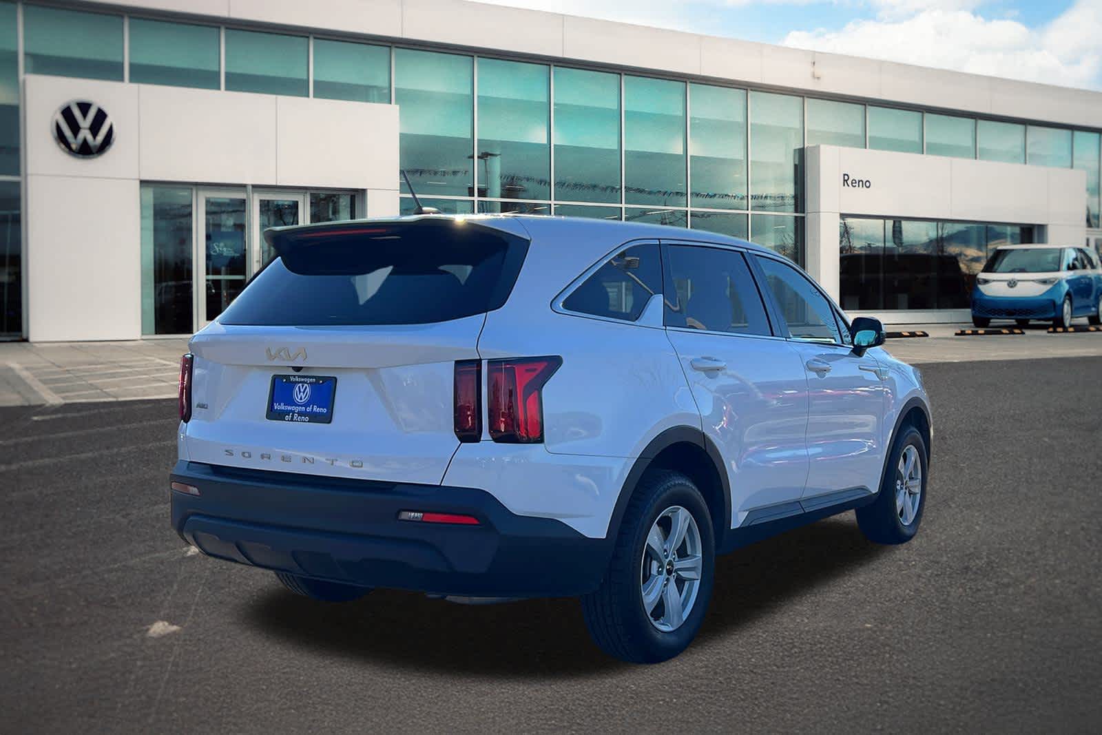 Thumbnail: 2022 Kia Sorento - 5