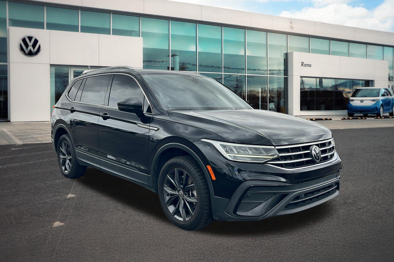 Thumbnail: 2022 Volkswagen Tiguan - 3