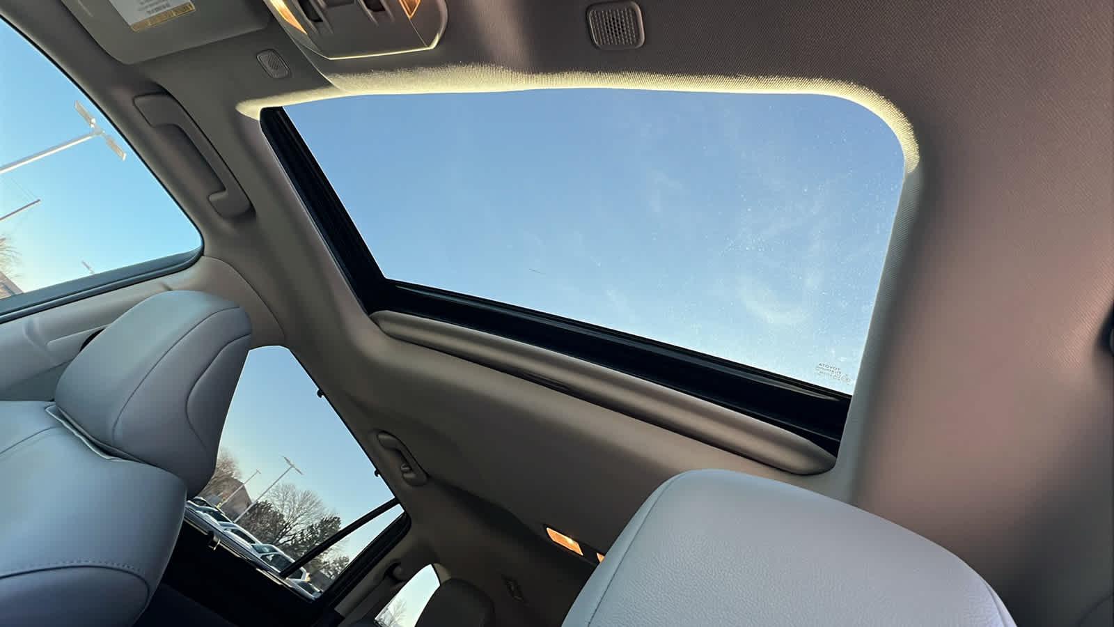 Thumbnail: 2024 Toyota Highlander - 31