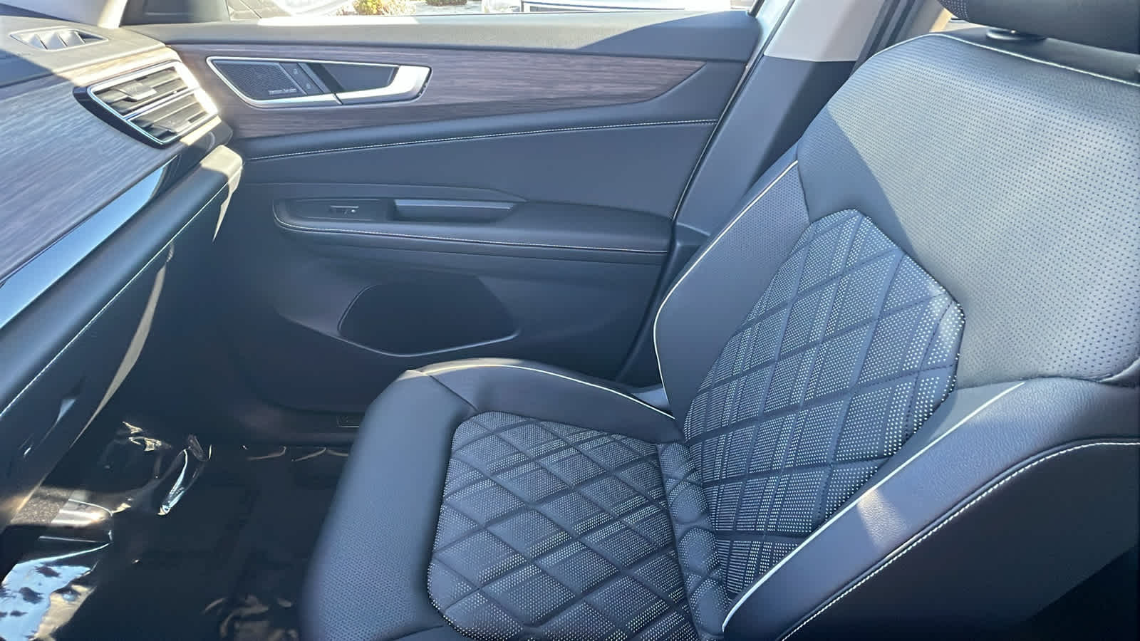 Thumbnail: 2026 Volkswagen Atlas - 12