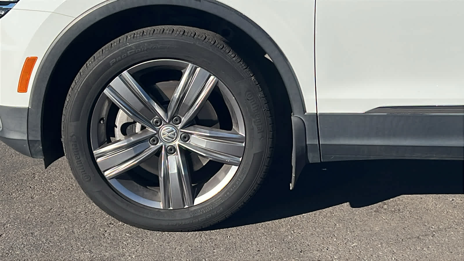 Thumbnail: 2018 Volkswagen Tiguan - 9