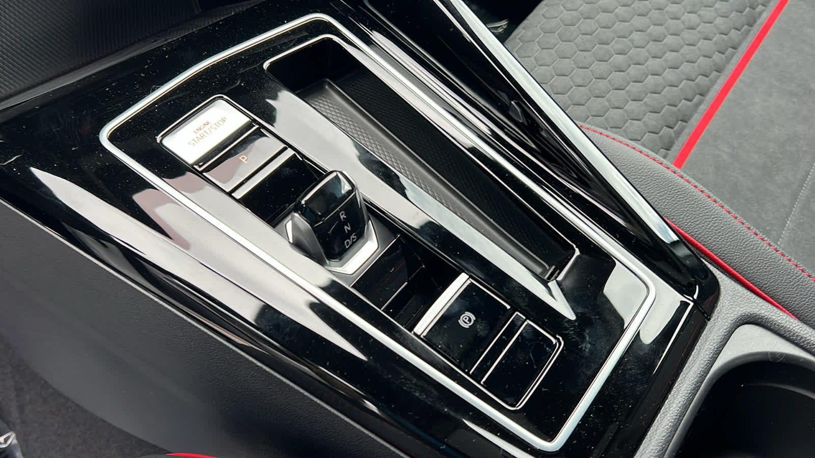 Thumbnail: 2025 Volkswagen Golf - 14