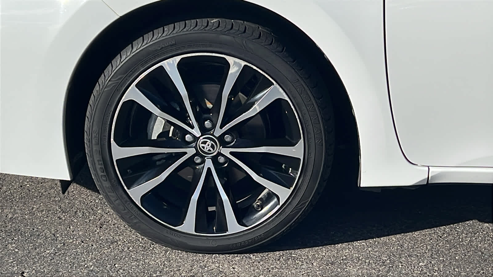 Thumbnail: 2017 Toyota Corolla - 9