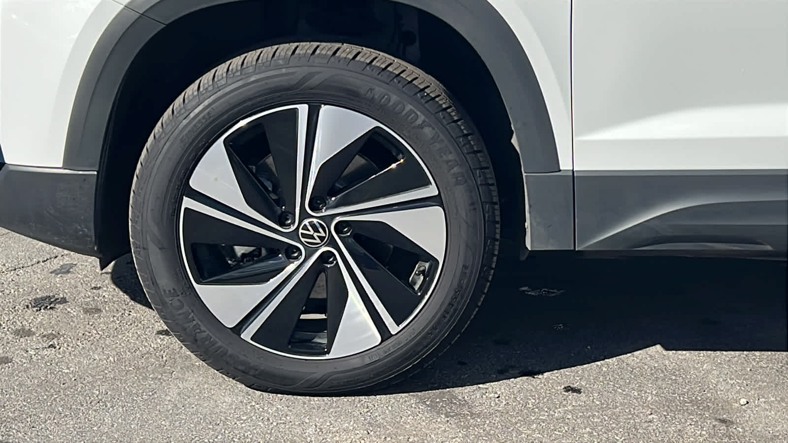 Thumbnail: 2025 Volkswagen Taos - 9