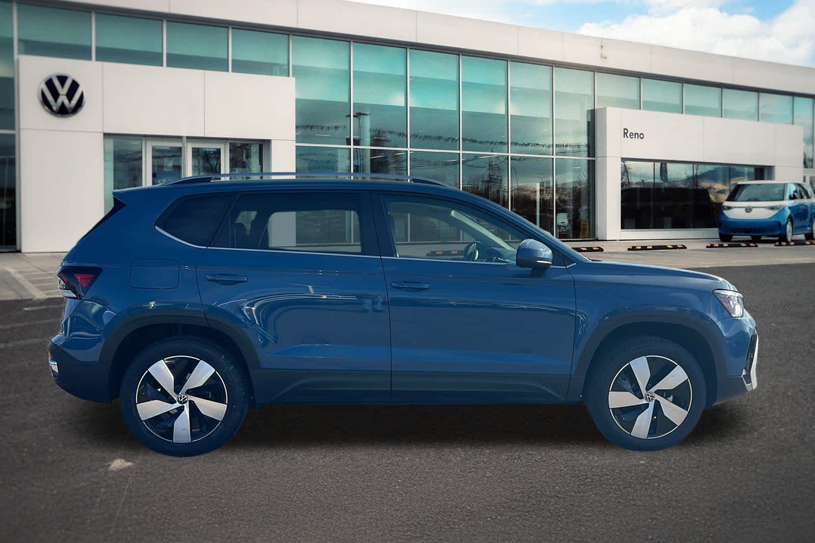 Thumbnail: 2025 Volkswagen Taos - 4