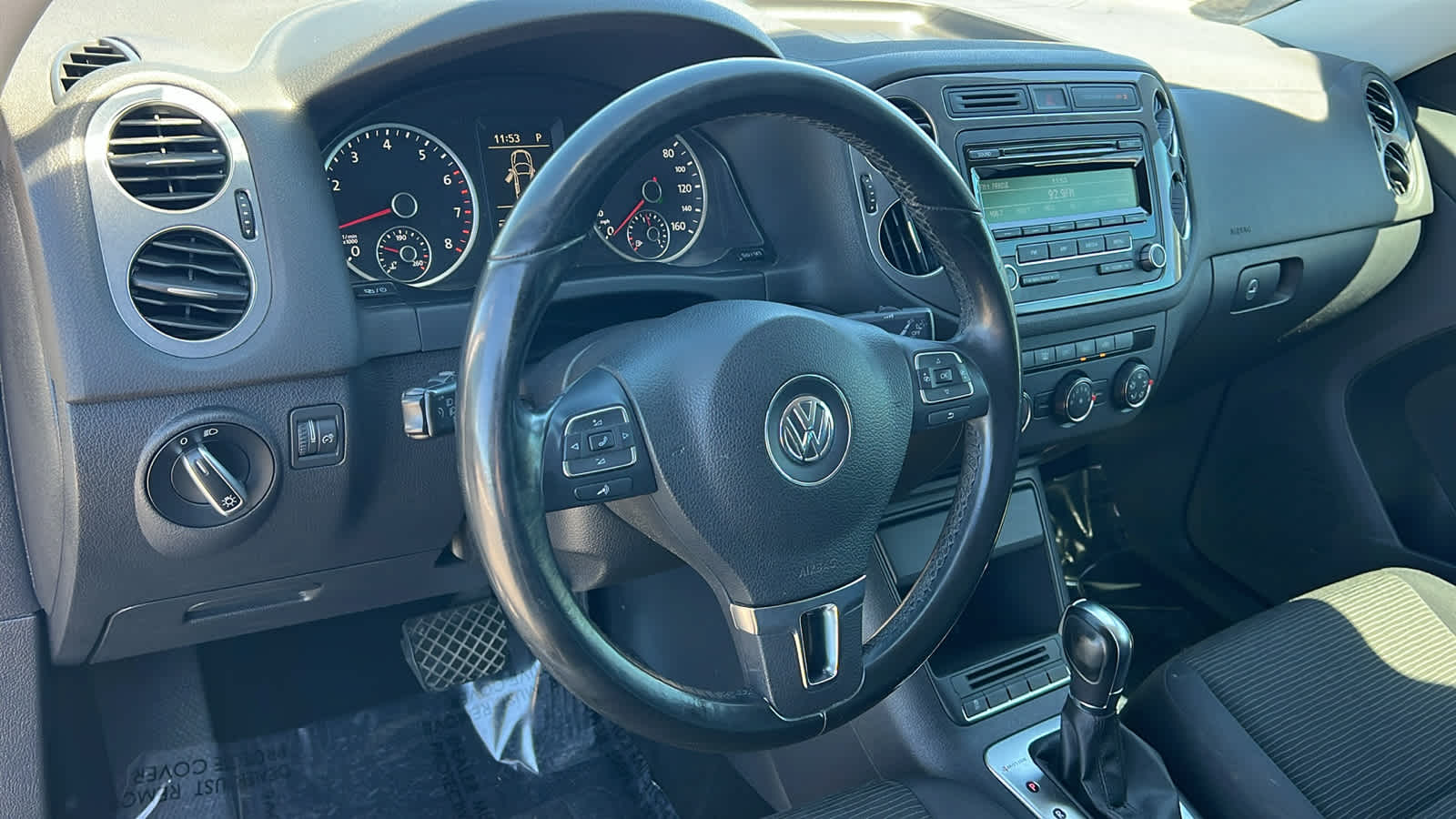 Thumbnail: 2013 Volkswagen Tiguan - 10