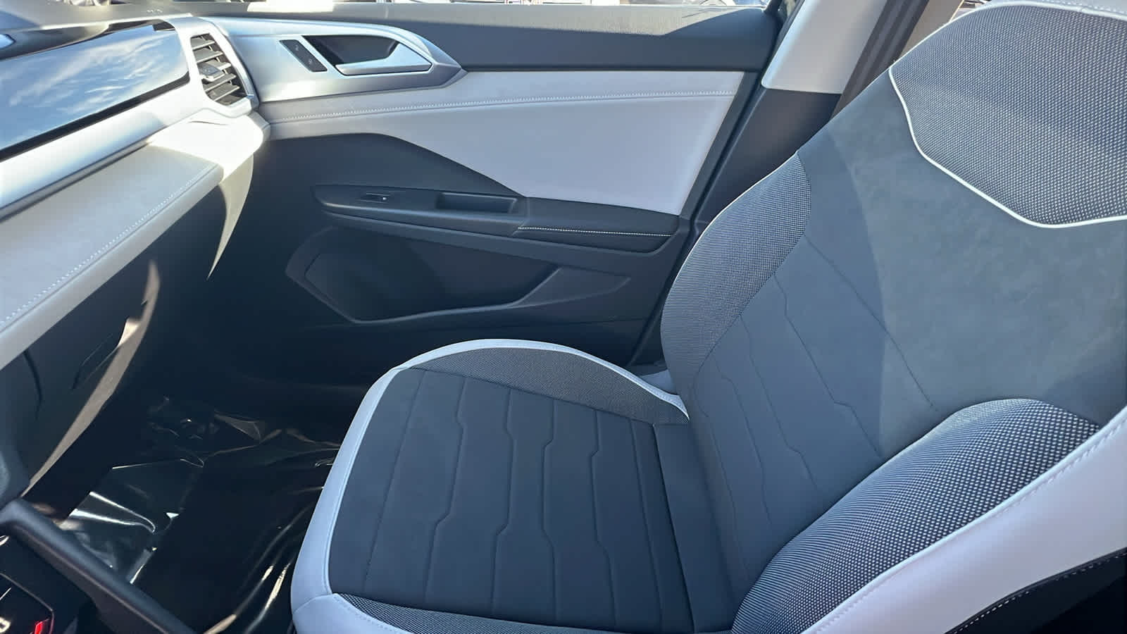 Thumbnail: 2026 Volkswagen Taos - 12