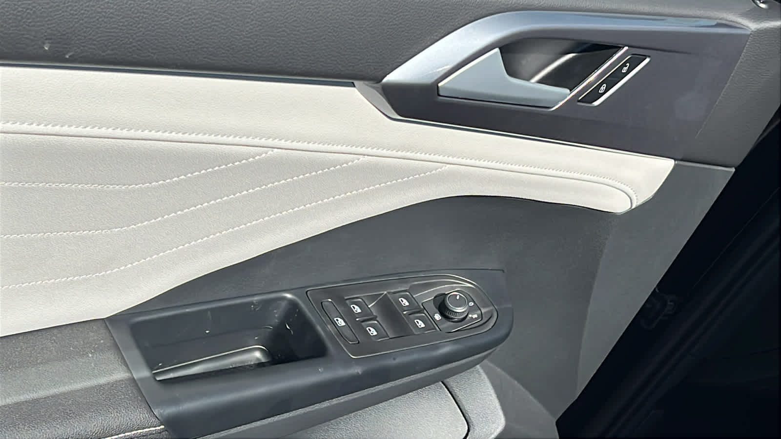 Thumbnail: 2025 Volkswagen Taos - 22