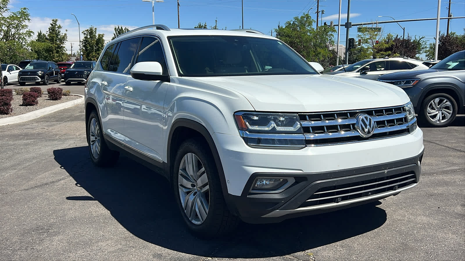 Thumbnail: 2018 Volkswagen Atlas - 3