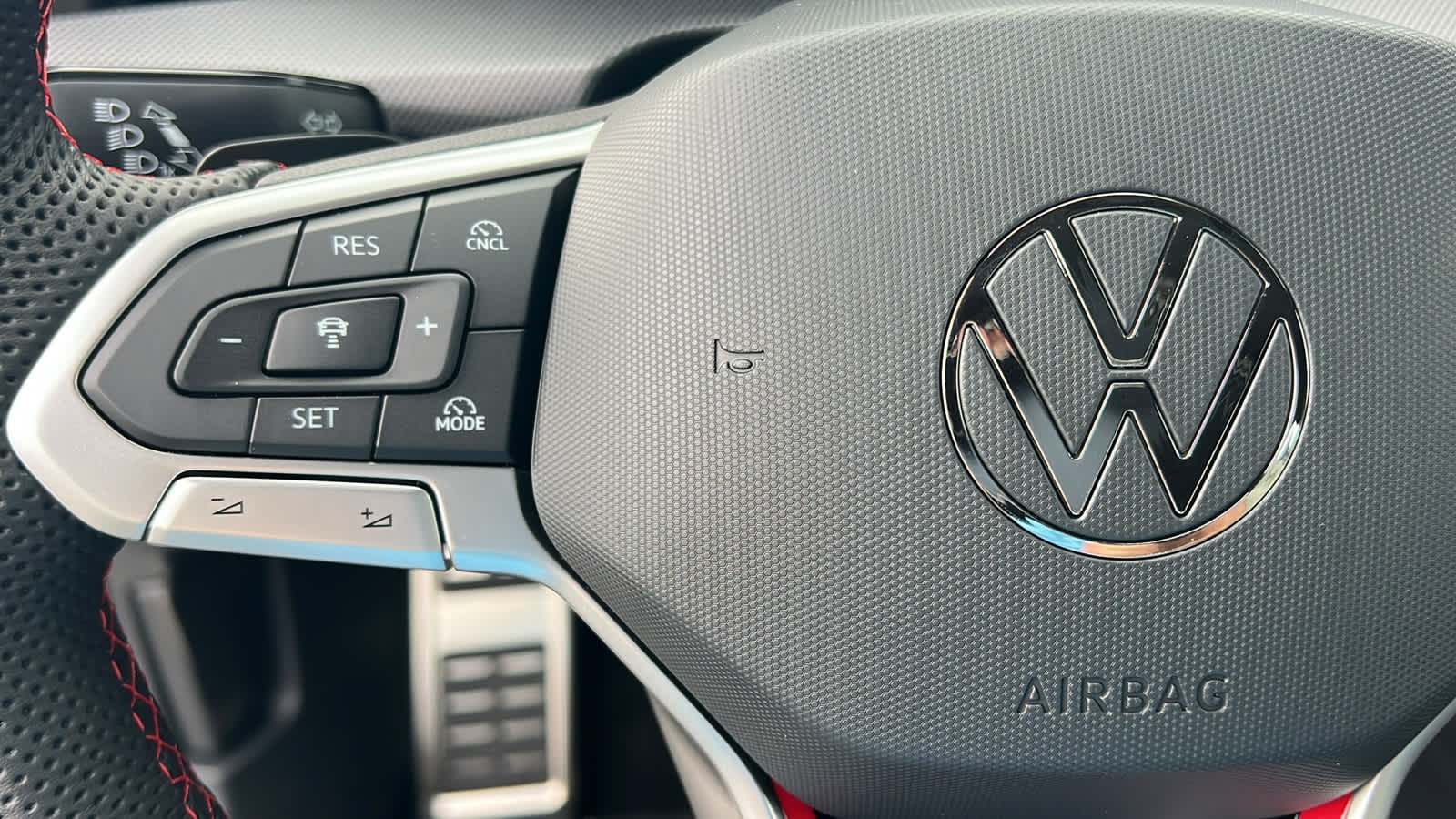 Thumbnail: 2025 Volkswagen Golf - 19