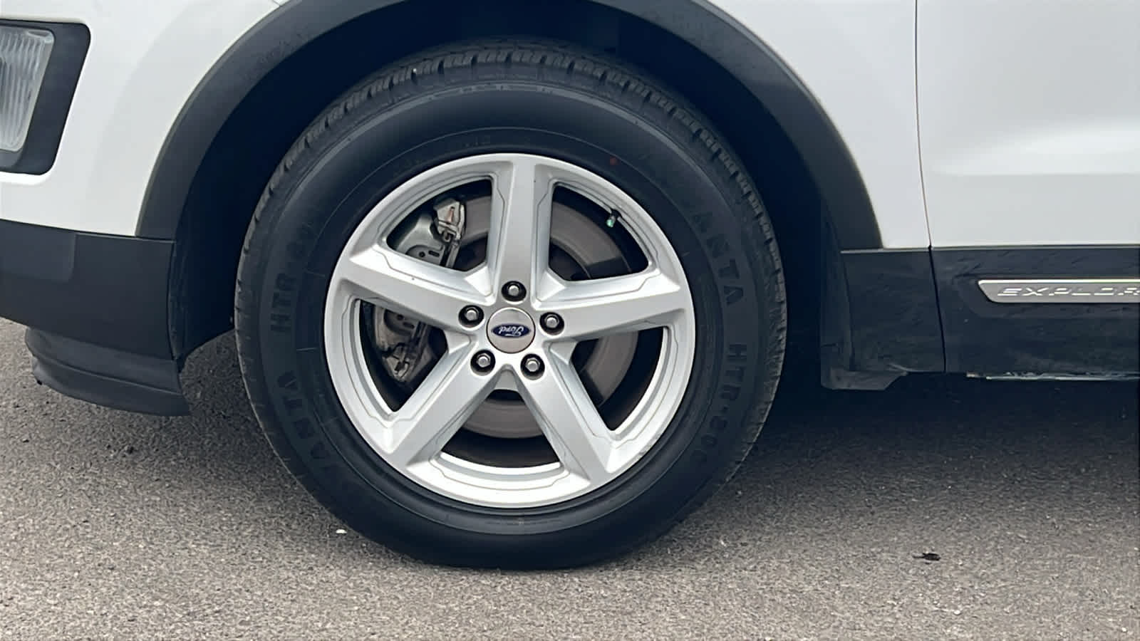 Thumbnail: 2017 Ford Explorer - 9