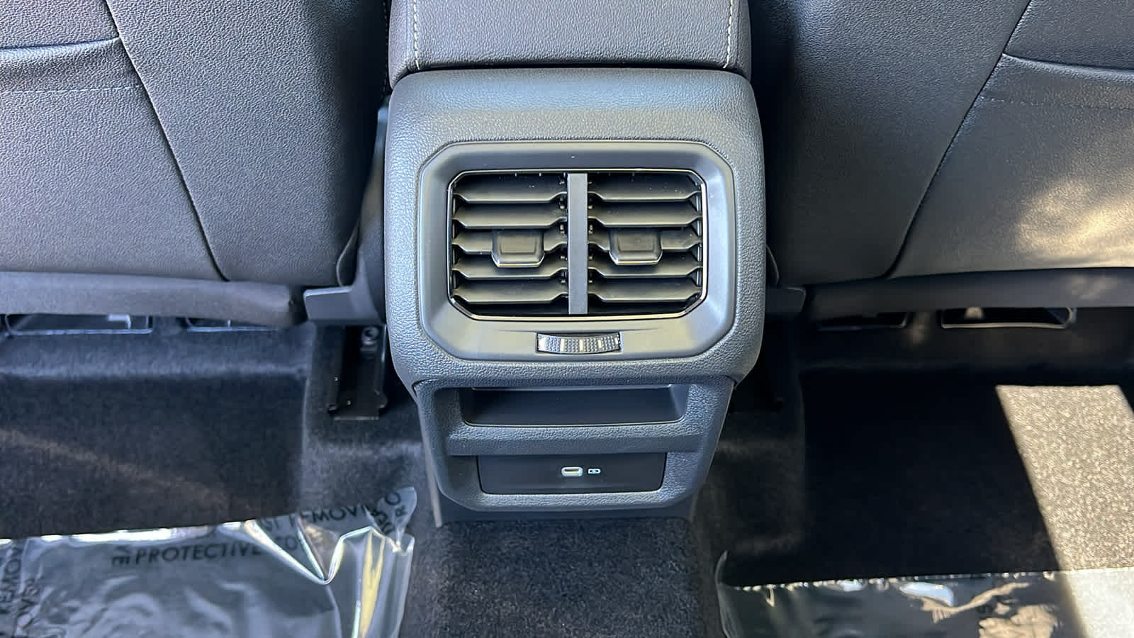 Thumbnail: 2025 Volkswagen Taos - 25