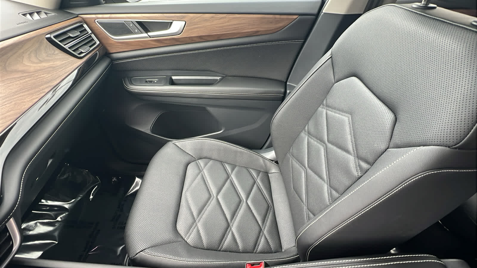 Thumbnail: 2026 Volkswagen Atlas - 12