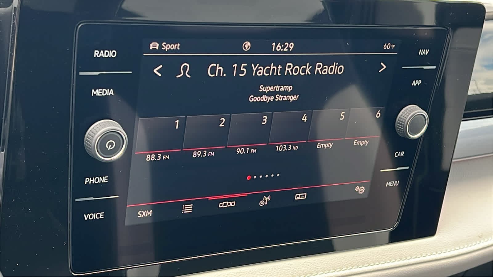 Thumbnail: 2025 Volkswagen Taos - 15