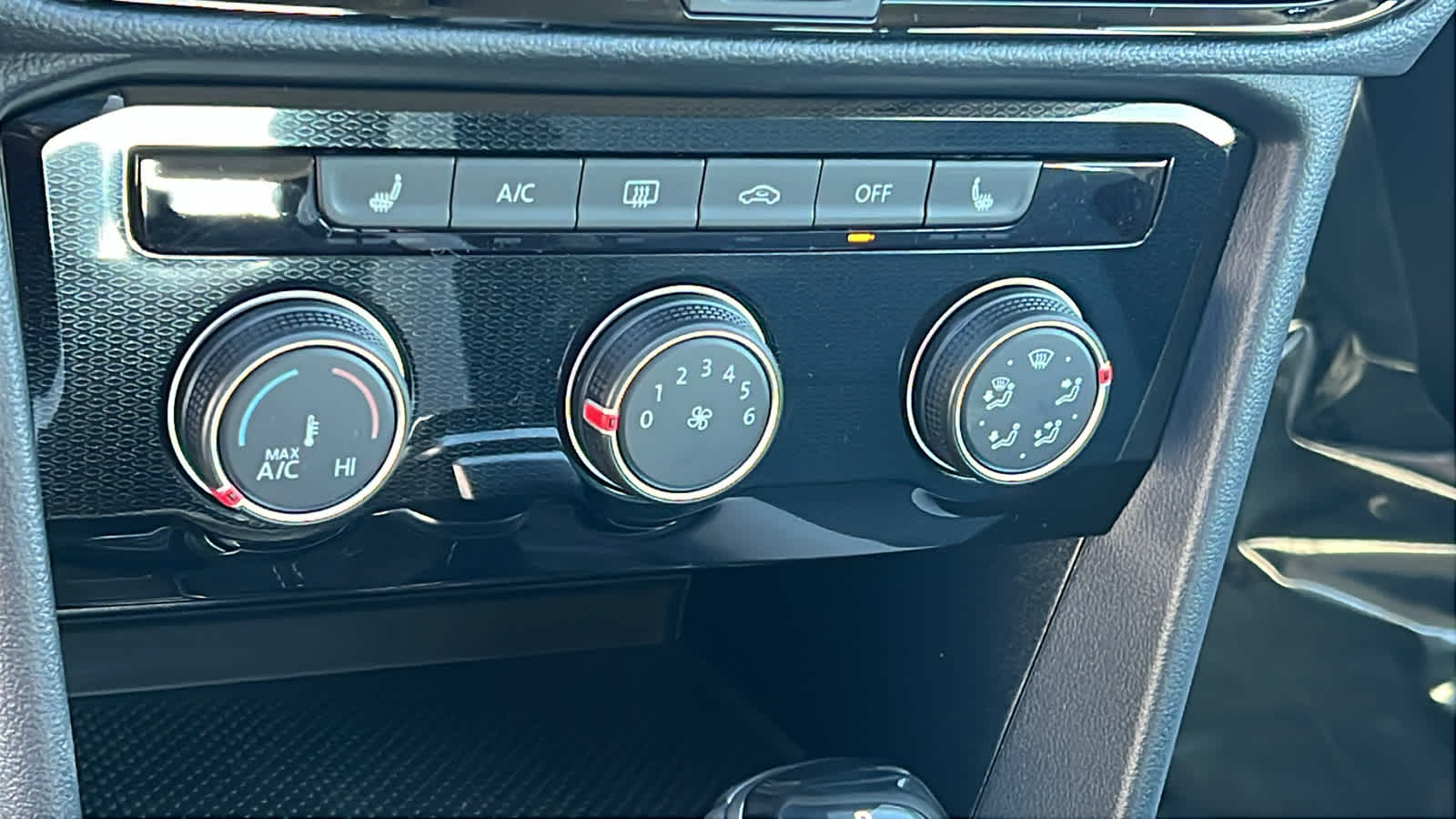 Thumbnail: 2026 Volkswagen Taos - 14