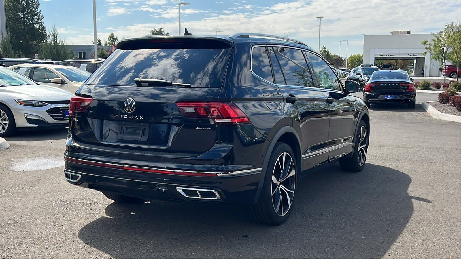 Thumbnail: 2022 Volkswagen Tiguan - 5