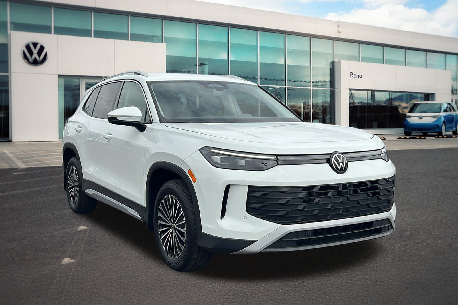 Thumbnail: 2025 Volkswagen Tiguan - 3